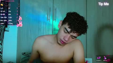 Snapshot of jaedasky_ chatting on December 15, 2024, 9:35 am javi15 online show from December 15, 2024, 9:35 am