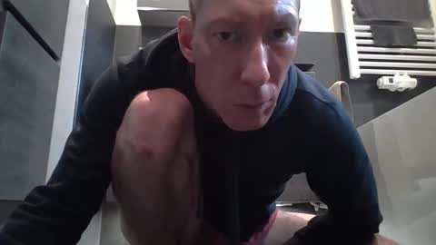 Snapshot of jak_81 chatting on December 7, 2024, 10:45 am jak_81 online show from December 7, 2024, 10:45 am