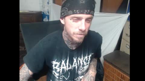 showingitoff online show from December 22, 2025, 6:43 am