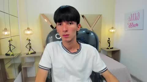 Snapshot of jake_evanss_ chatting on October 2, 2025, 4:08 am JAKE online show from October 2, 2025, 4:08 am