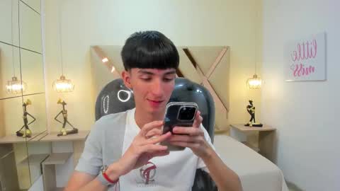 Snapshot of jake_evanss_ chatting on December 4, 2025, 4:27 pm JAKE online show from December 4, 2025, 4:27 pm