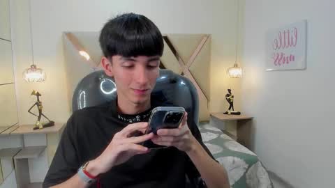 Snapshot of jake_evanss_ chatting on December 17, 2025, 8:04 pm JAKE online show from December 17, 2025, 8:04 pm