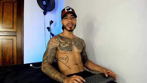 Snapshot of jakee_brown chatting on January 28, 2025, 6:28 pm Santiago online show from January 28, 2025, 6:28 pm