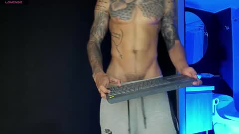 Snapshot of jakee_brown chatting on March 5, 2025, 3:51 am Santiago online show from March 5, 2025, 3:51 am