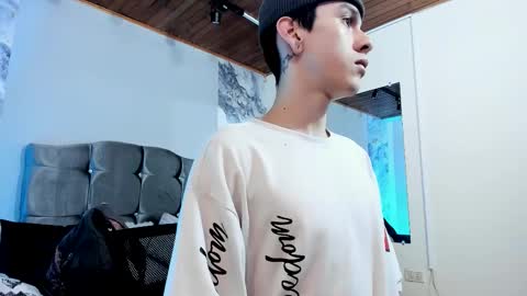 james_adamss_ online show from January 13, 2026, 1:05 pm