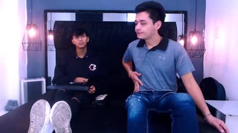 Snapshot of james_and_kenet chatting on February 6, 2026, 11:35 am James y Kenet online show from February 6, 2026, 11:35 am