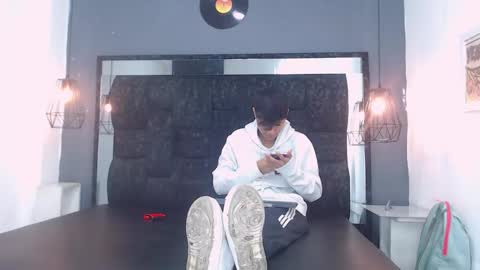 Snapshot of james_and_kenet chatting on February 17, 2026, 11:50 am James y Kenet online show from February 17, 2026, 11:50 am