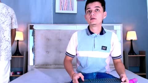 Snapshot of james_and_kenet chatting on February 24, 2026, 11:52 am James y Kenet online show from February 24, 2026, 11:52 am