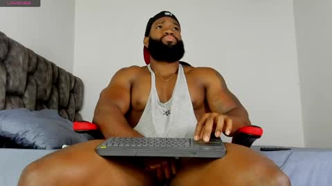 Snapshot of james_bbcmuscle chatting on April 4, 2026, 1:48 am James BBC online show from April 4, 2026, 1:48 am