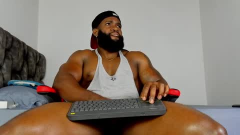 Snapshot of james_bbcmuscle chatting on April 7, 2026, 11:10 am James BBC online show from April 7, 2026, 11:10 am