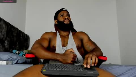 Snapshot of james_bbcmuscle chatting on May 16, 2026, 12:18 am James BBC online show from May 16, 2026, 12:18 am