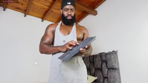 Snapshot of james_bbcmuscle chatting on June 26, 2026, 1:10 am James BBC online show from June 26, 2026, 1:10 am