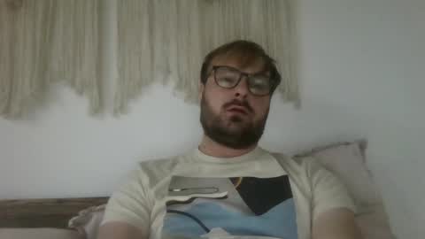 Snapshot of james_heron chatting on October 19, 2025, 4:18 pm James Heron online show from October 19, 2025, 4:18 pm