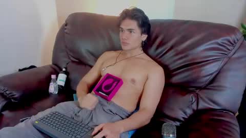 Snapshot of james_morrisonm chatting on May 29, 2026, 2:26 pm james_morrisonm online show from May 29, 2026, 2:26 pm