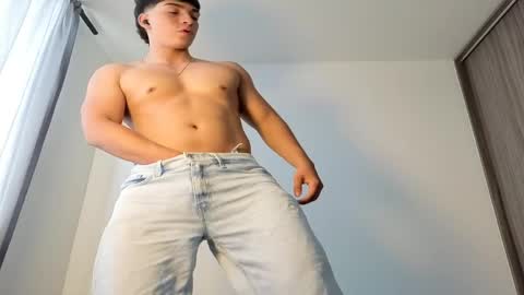 Snapshot of james_silva1 chatting on April 27, 2026, 2:15 pm james_silva1 online show from April 27, 2026, 2:15 pm