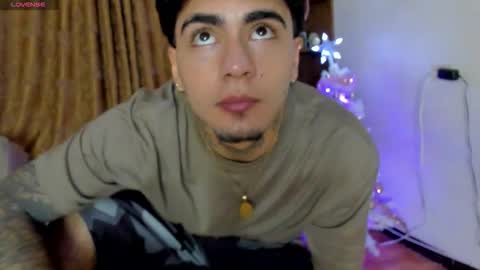 Snapshot of jamesdekker chatting on December 18, 2025, 3:23 am jamesdekker online show from December 18, 2025, 3:23 am