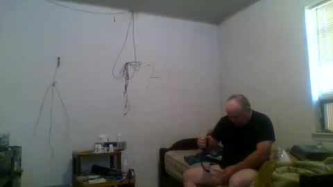 Hey online show from September 9, 2025, 7:57 pm