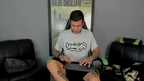 Jamesinked  online show from January 31, 2025, 6:36 pm
