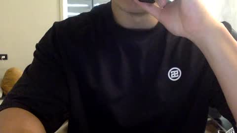 jamesmo820913 online show from March 11, 2025, 8:52 am