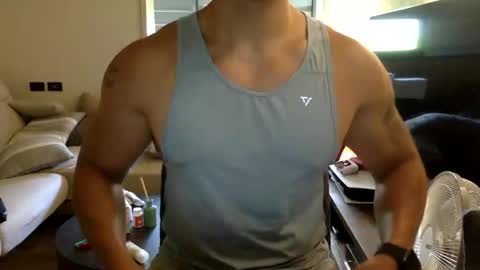 jamesmo820913 online show from September 15, 2025, 2:44 am