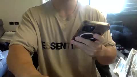 jamesmo820913 online show from February 4, 2026, 6:08 am