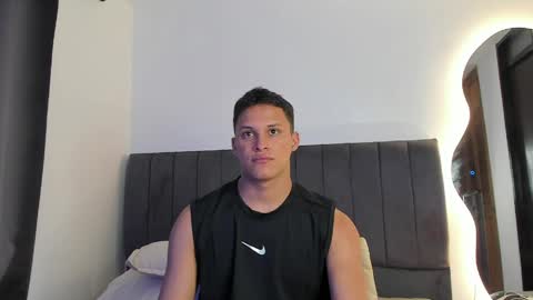 Snapshot of jamesowenn chatting on April 7, 2026, 6:25 am James Owenn online show from April 7, 2026, 6:25 am