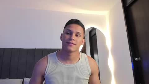 Snapshot of jamesowenn chatting on April 14, 2026, 4:51 am James Owenn online show from April 14, 2026, 4:51 am