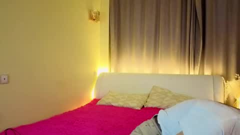 jameychamlee online show from October 18, 2025, 7:58 pm