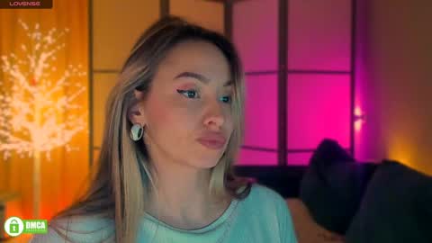 Snapshot of jane_bloempje chatting on January 3, 2025, 9:26 pm Jane and sheron online show from January 3, 2025, 9:26 pm