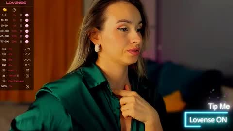 Snapshot of jane_bloempje chatting on March 12, 2025, 10:17 pm Jane and sheron online show from March 12, 2025, 10:17 pm