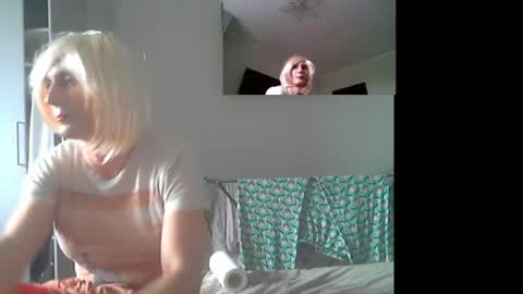 jane_cd online show from June 18, 2026, 8:03 am