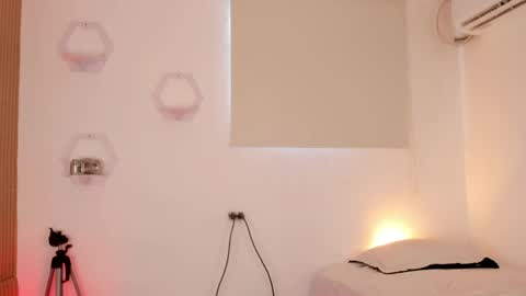 Jane  M online show from April 8, 2026, 8:42 pm