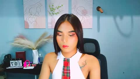 Janelarose online show from May 7, 2026, 9:14 am