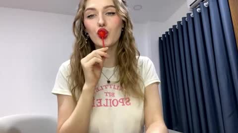 Janie online show from April 22, 2026, 1:01 pm