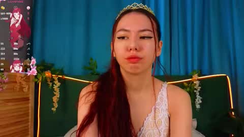 Jenifer online show from November 18, 2025, 7:02 am