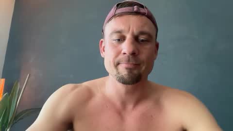 RoJan online show from April 7, 2026, 2:39 pm