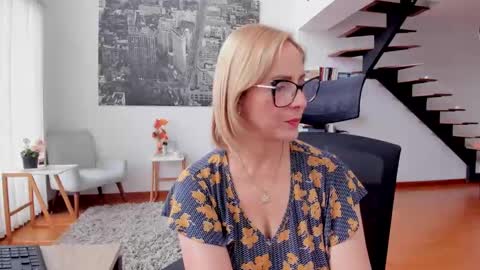 JANE TURNER MILF online show from September 10, 2025, 1:44 pm