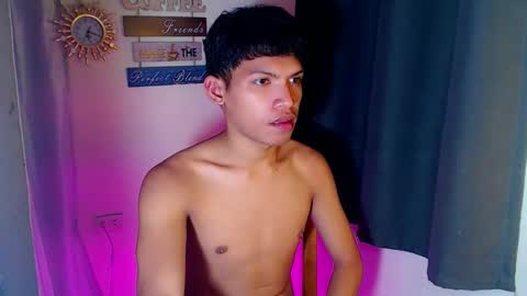 janlloyd04 online show from March 18, 2026, 6:16 am