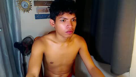 janlloyd04 online show from April 5, 2026, 3:58 am