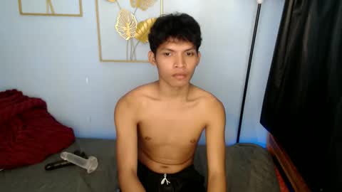 janlloyd04 online show from April 13, 2026, 7:58 am