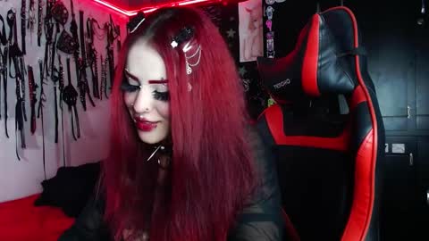 Snapshot of janna_ink chatting on December 27, 2024, 4:58 am online show from December 27, 2024, 4:58 am