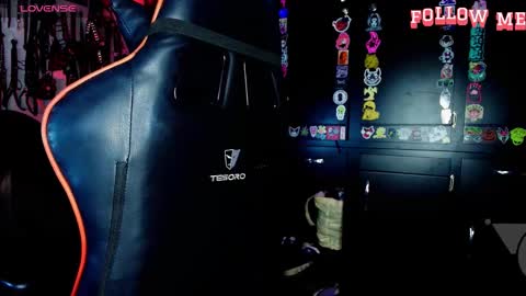 Snapshot of janna_ink chatting on November 8, 2025, 1:06 am online show from November 8, 2025, 1:06 am