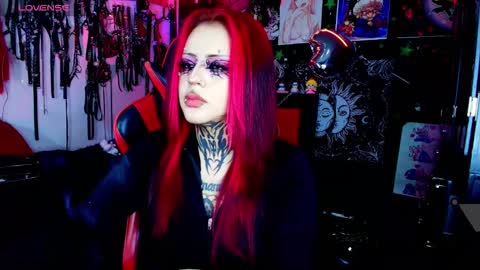 Snapshot of janna_ink chatting on December 21, 2025, 12:07 am online show from December 21, 2025, 12:07 am