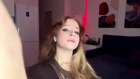 Janni online show from December 19, 2025, 8:16 pm