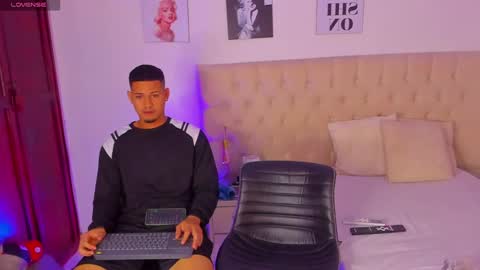 janomar01 online show from February 15, 2025, 12:22 pm