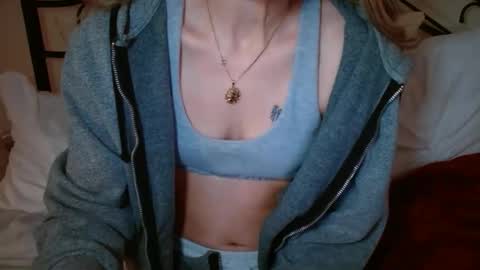 Snapshot of januarydaze chatting on December 5, 2025, 7:17 am the small pp whisperer ball puncher online show from December 5, 2025, 7:17 am