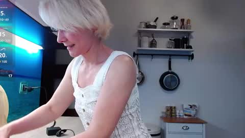 Snapshot of jasmin18v chatting on May 12, 2026, 5:59 am Jasmin room for people 40 online show from May 12, 2026, 5:59 am