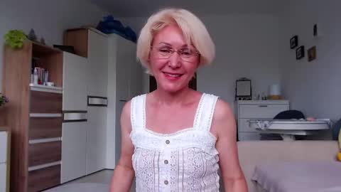 Snapshot of jasmin18v chatting on May 22, 2026, 1:17 pm Jasmin room for people 40 online show from May 22, 2026, 1:17 pm