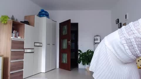 Snapshot of jasmin18v chatting on May 28, 2026, 1:19 pm Jasmin room for people 40 online show from May 28, 2026, 1:19 pm