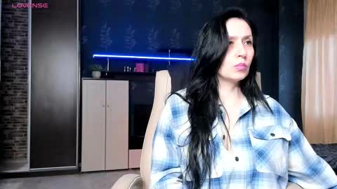 Snapshot of jasmin_milf chatting on March 18, 2026, 9:56 am jasmin_milf online show from March 18, 2026, 9:56 am
